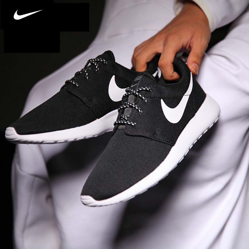 nike roshe run black and grey trainers