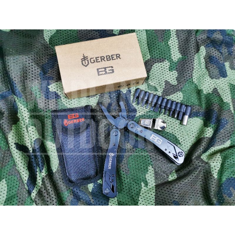 9in1 Stainless MultiTool SpringLoaded Pliers Screw Driver Bit Set