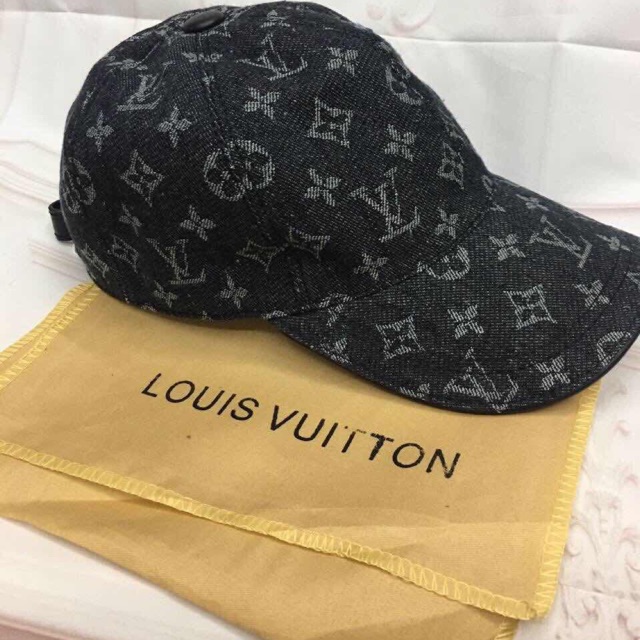 louis vuitton fitted cap