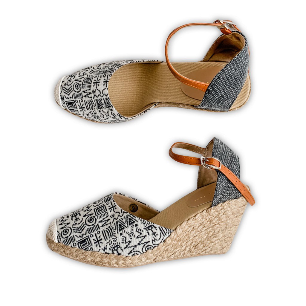 size 2 platform sandals