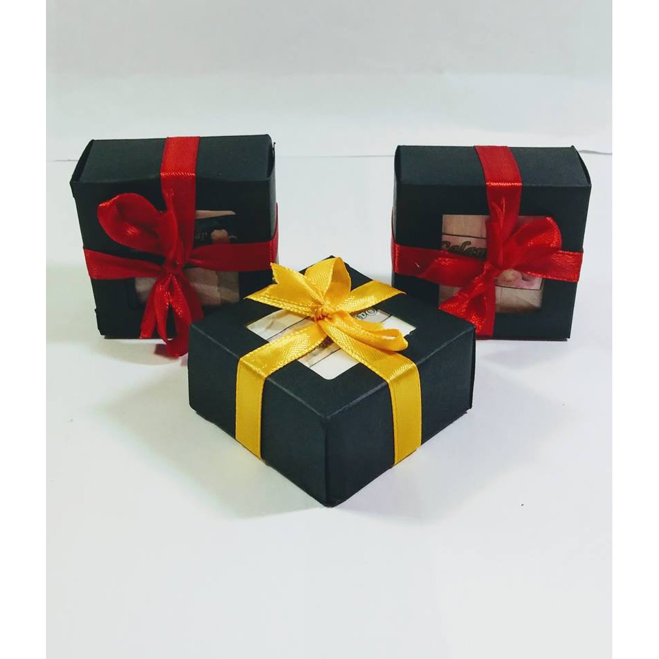 box and ribbon