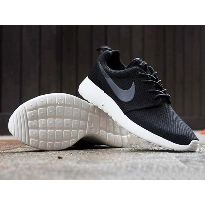 sepatu nike roshe run sneakers