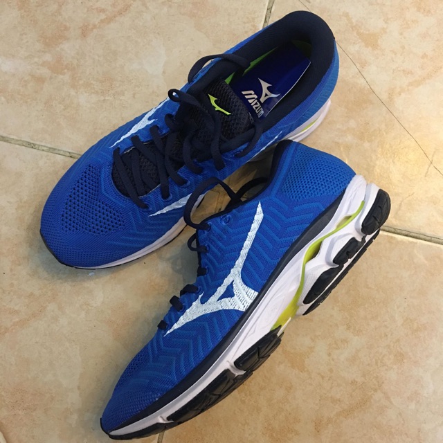 mizuno wave knit r1