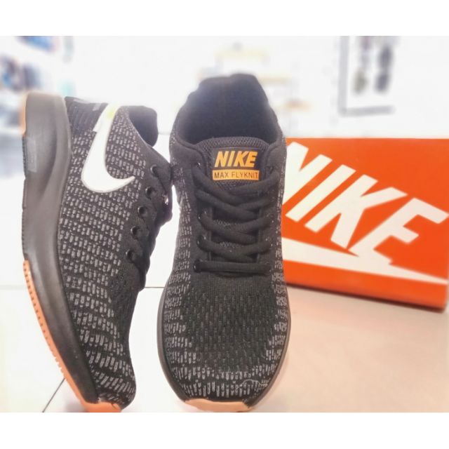 new nike shoes for womens black