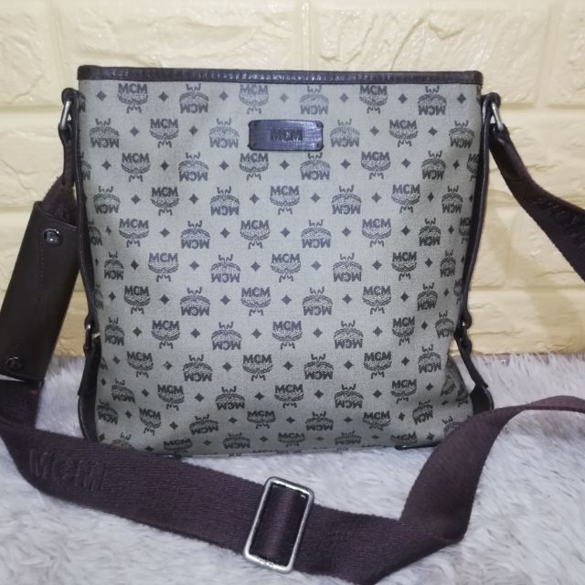 mcm messenger bag mens