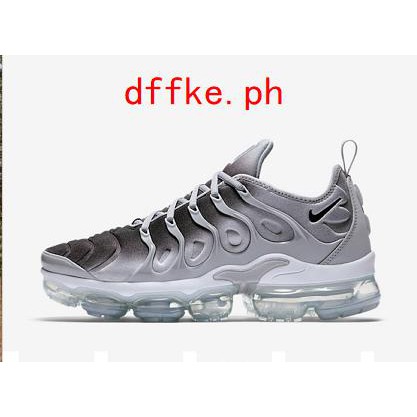 light gray nike sneakers