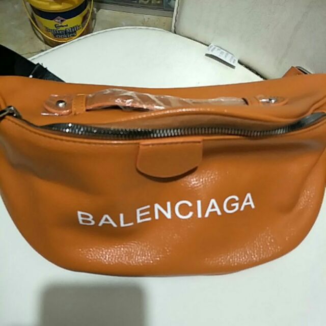 balenciaga tan bag