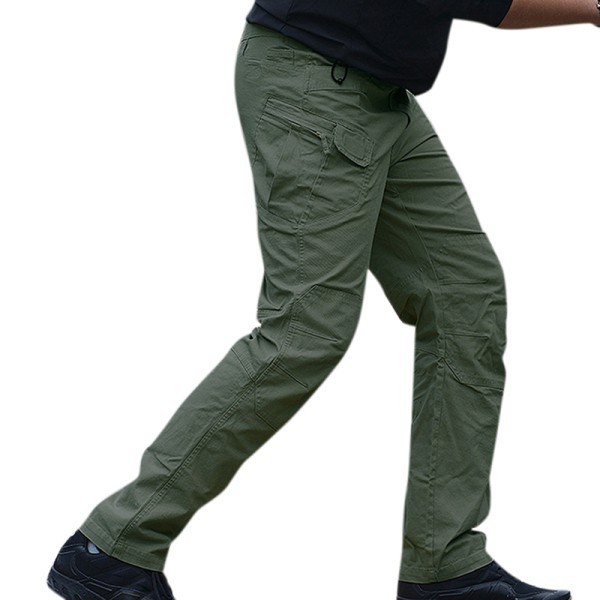 cargo pants with pockets