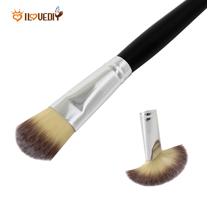 powder makeup brush