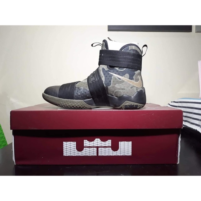 lebron shoes size 8