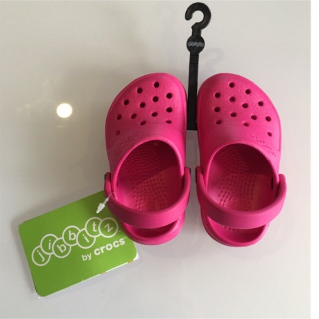 pink crocs with jibbitz