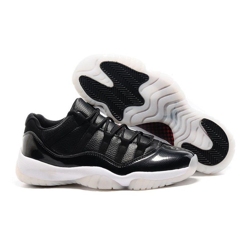 retro 11s black and white