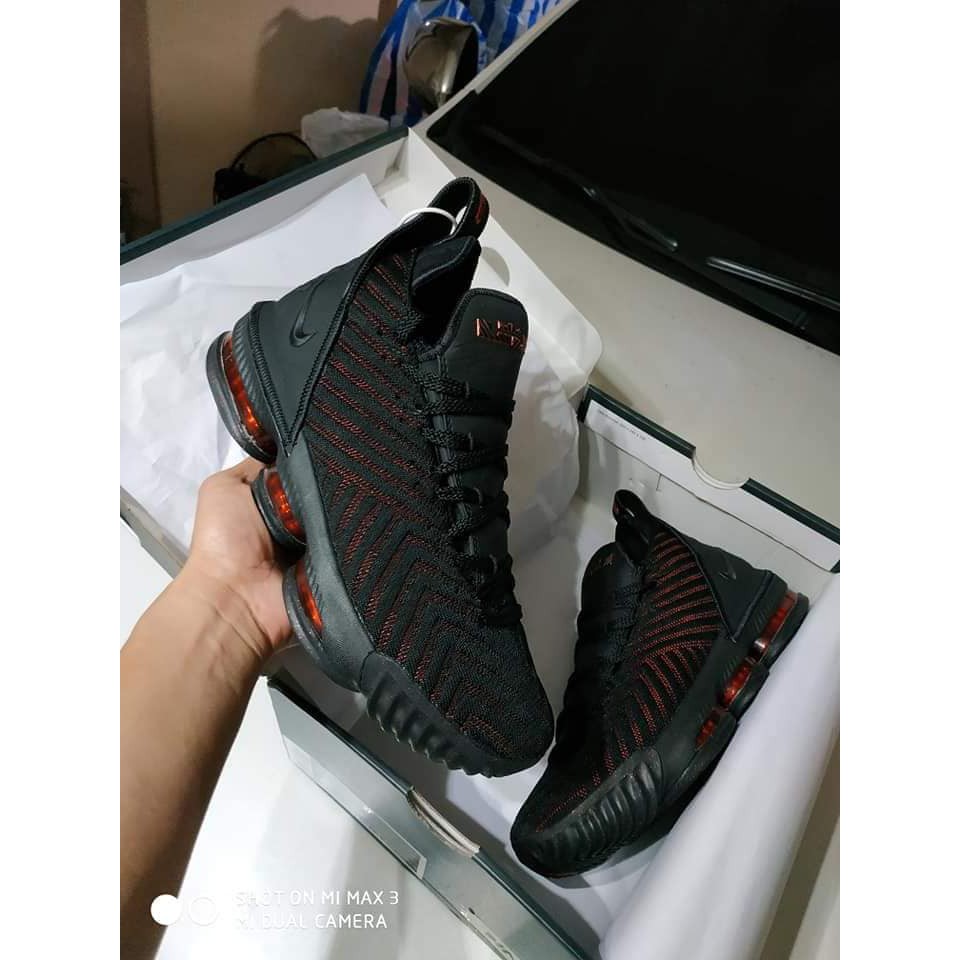 nike basketball shoes lebron 16