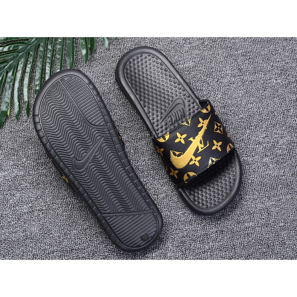 nike zipper slipper