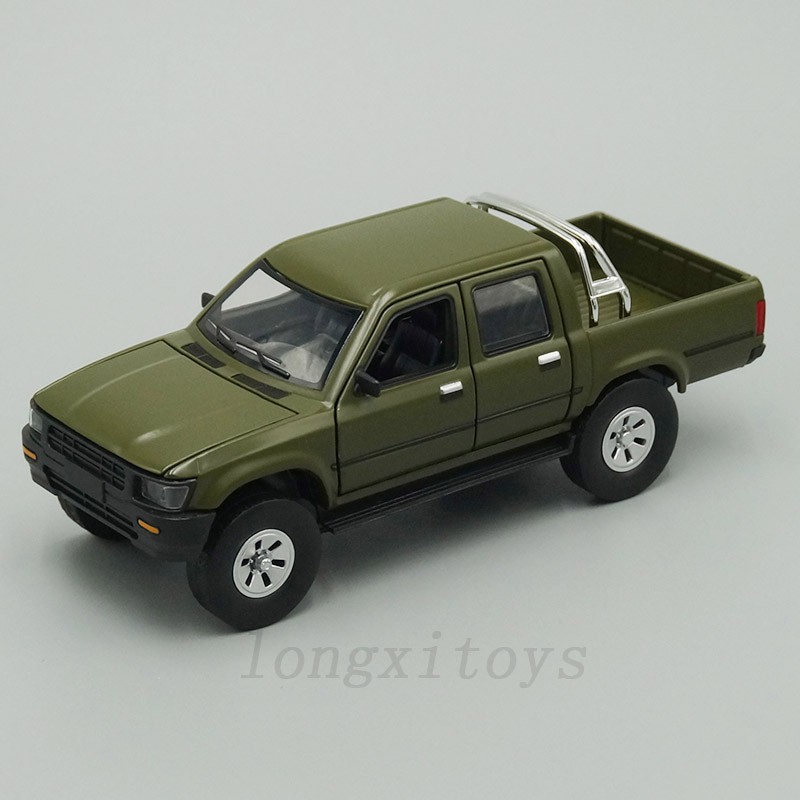 toyota hilux diecast model