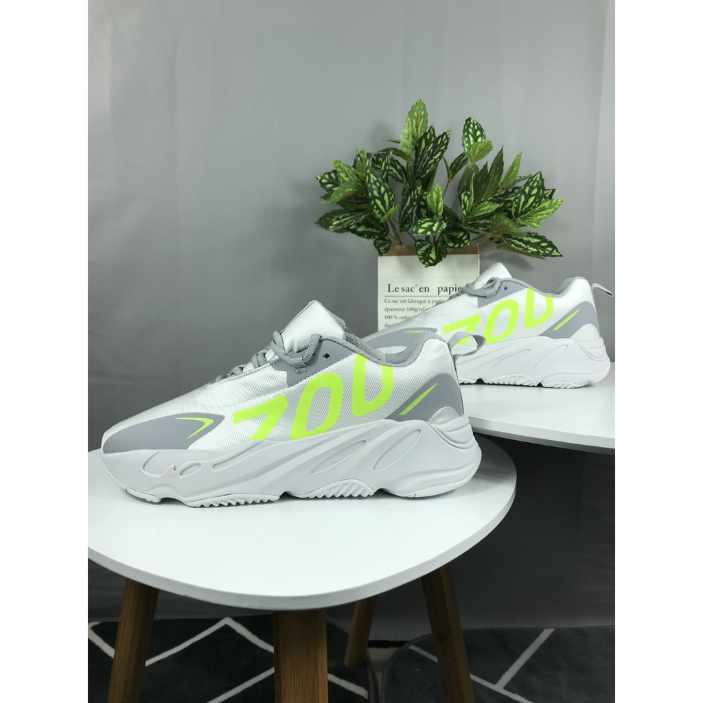 yeezy boost 700 comfort