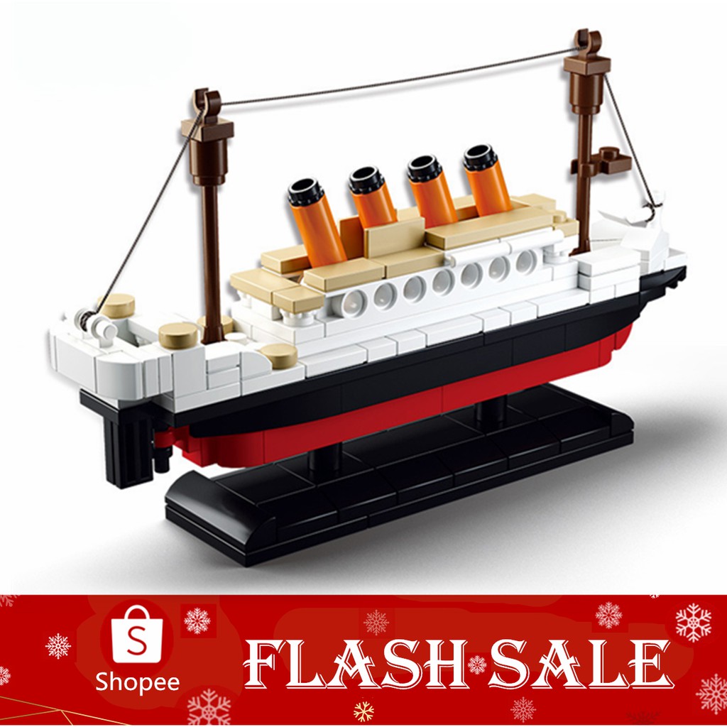 micro lego titanic