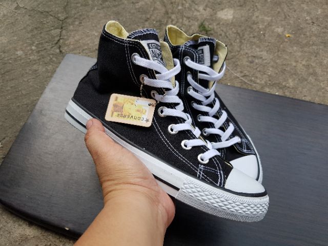 chuck taylor outlet store