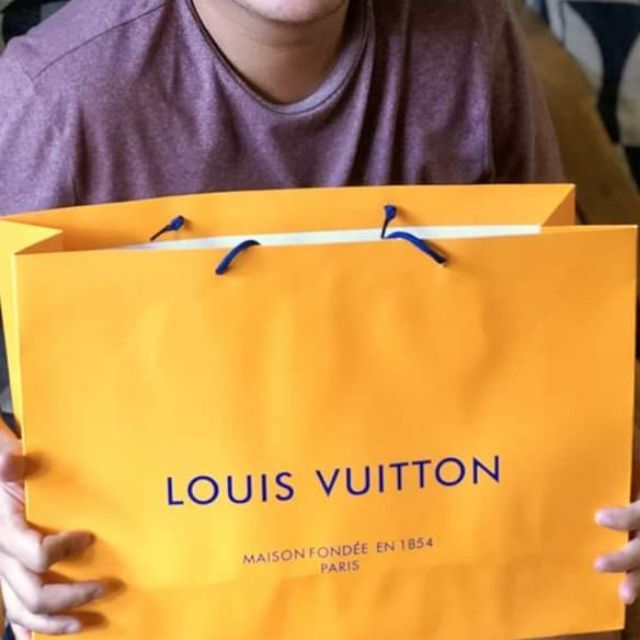 OEM Louis Vuitton Sling bag With - Dhelai's Online Shoppe