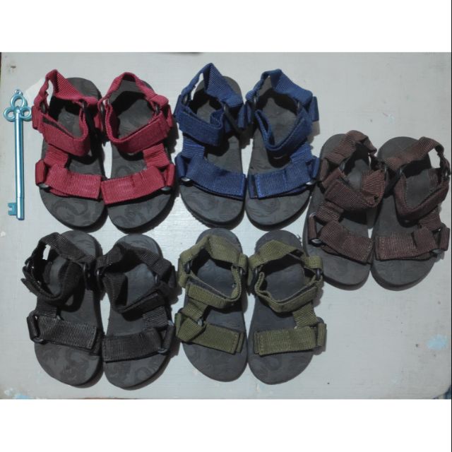 kids hiking sandals