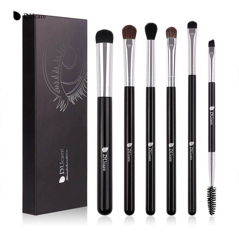 makeup brushes for blending