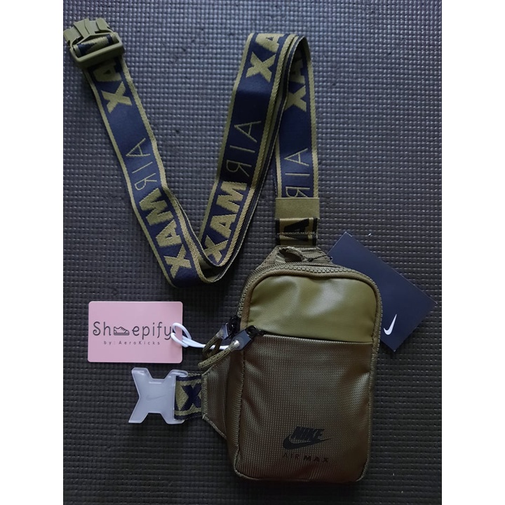 nike essential air max hip pack