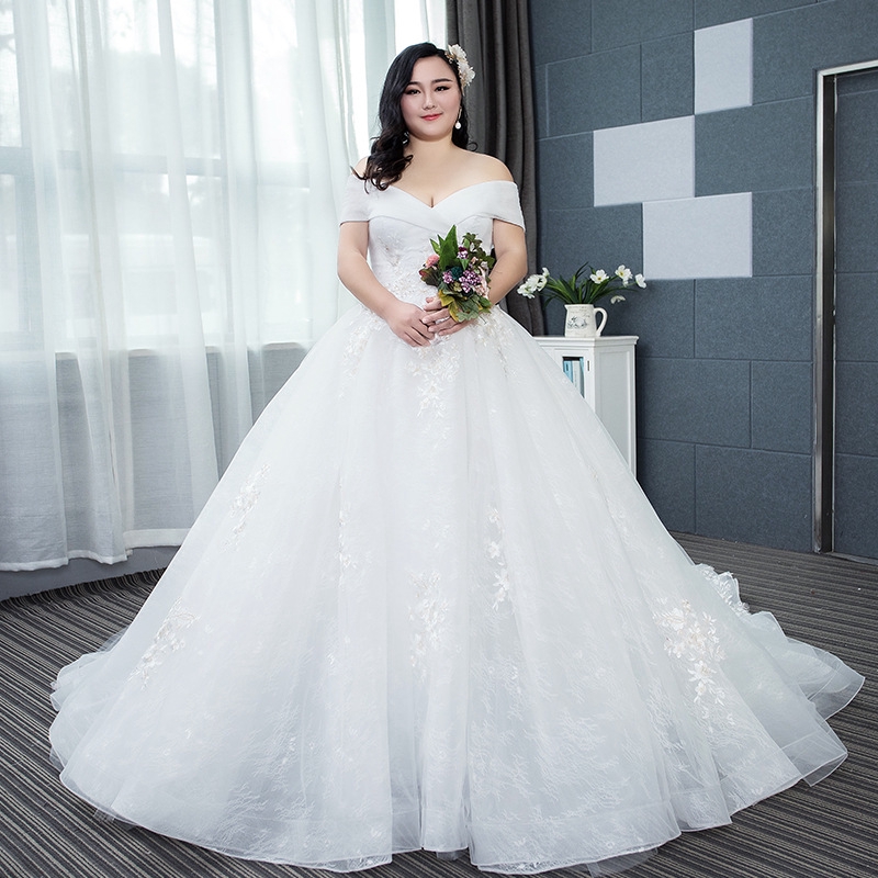 wedding gown for chubby bride