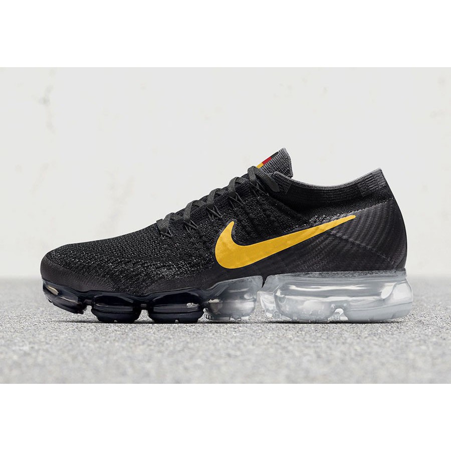 black yellow vapormax