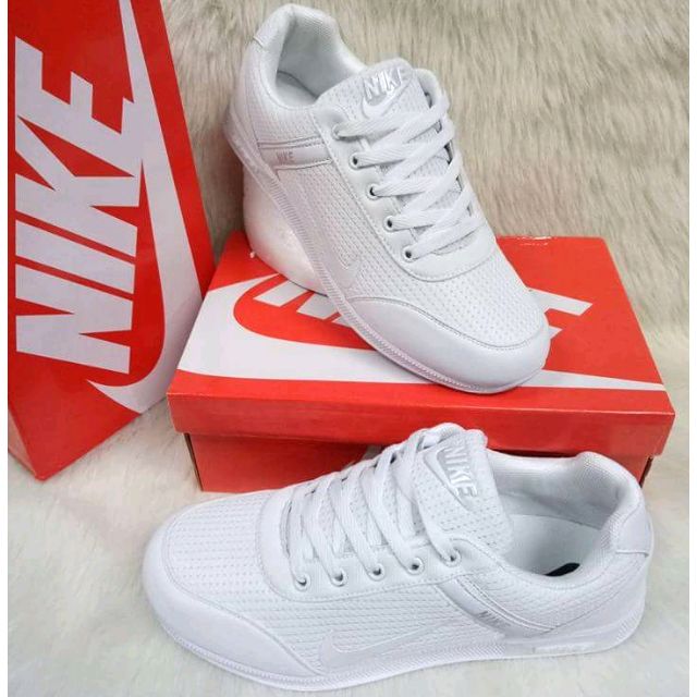 nike white rubber shoes