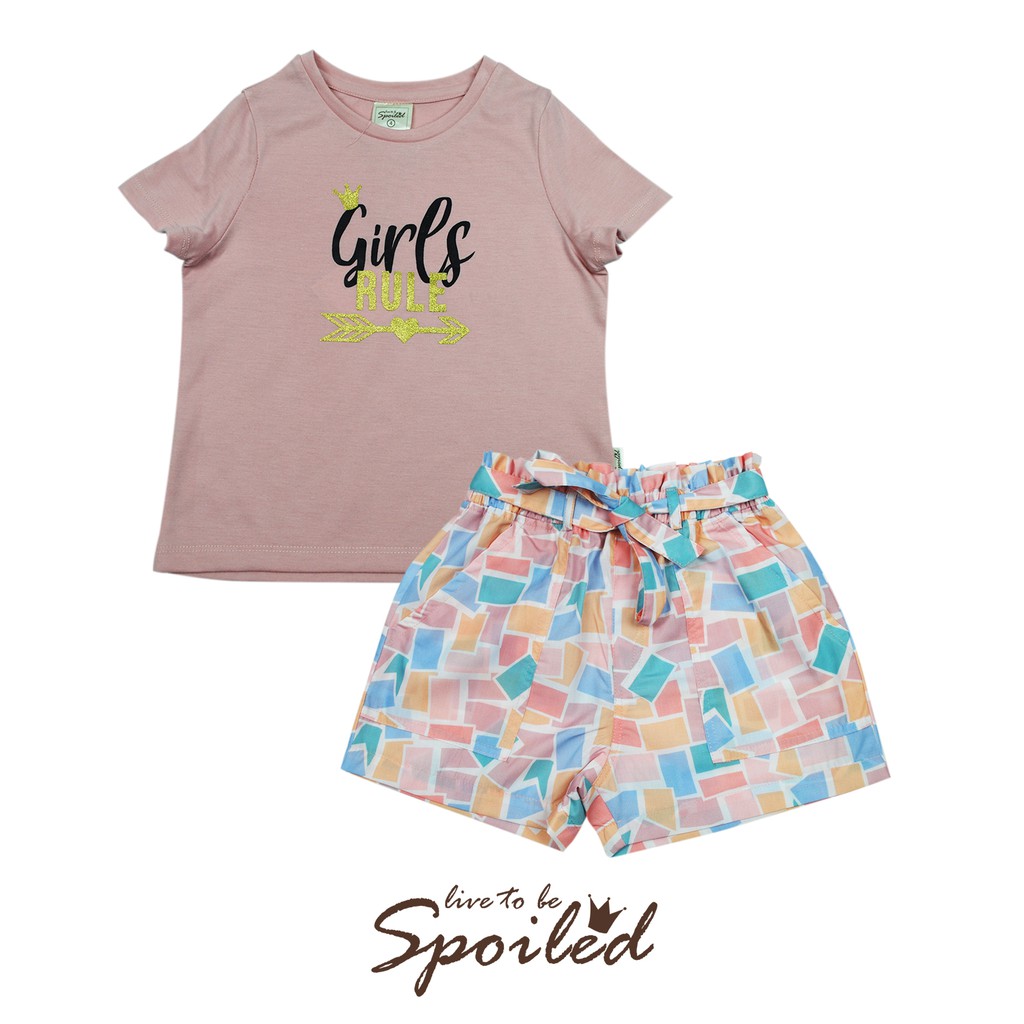 Spoiled girl in spanish