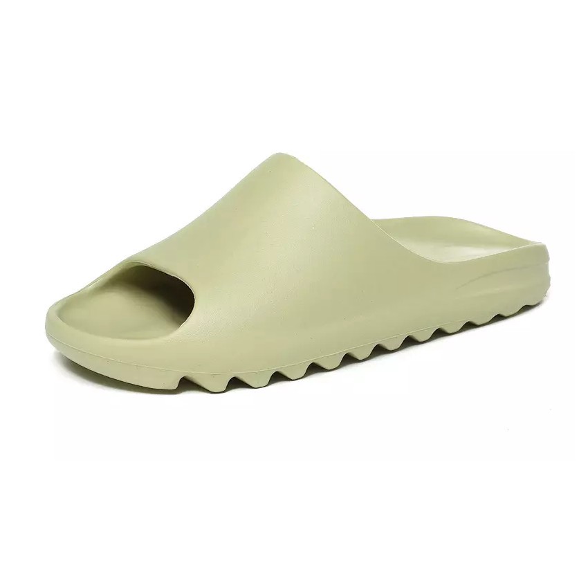 yeezy chunky slippers