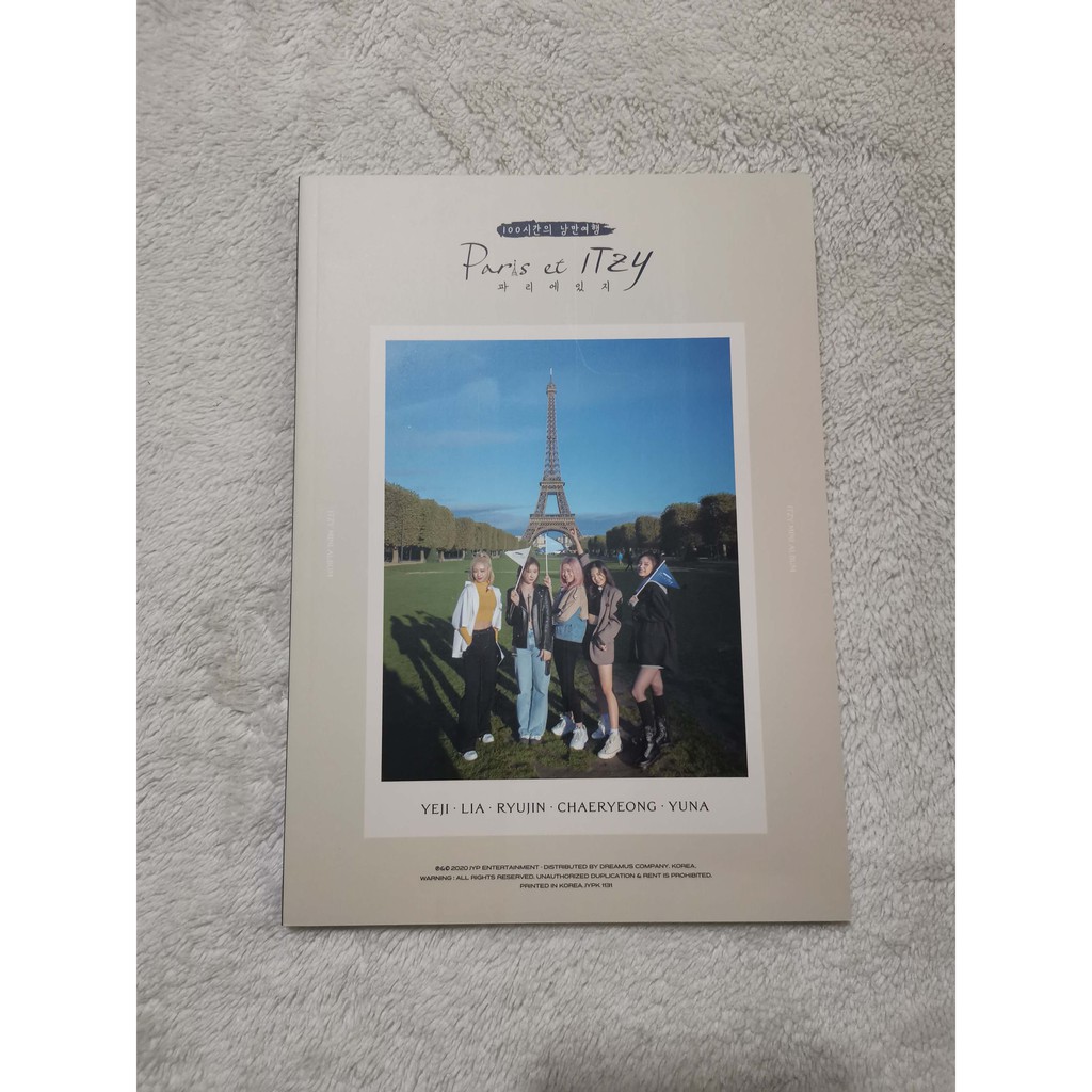 Paris et itzy book picture