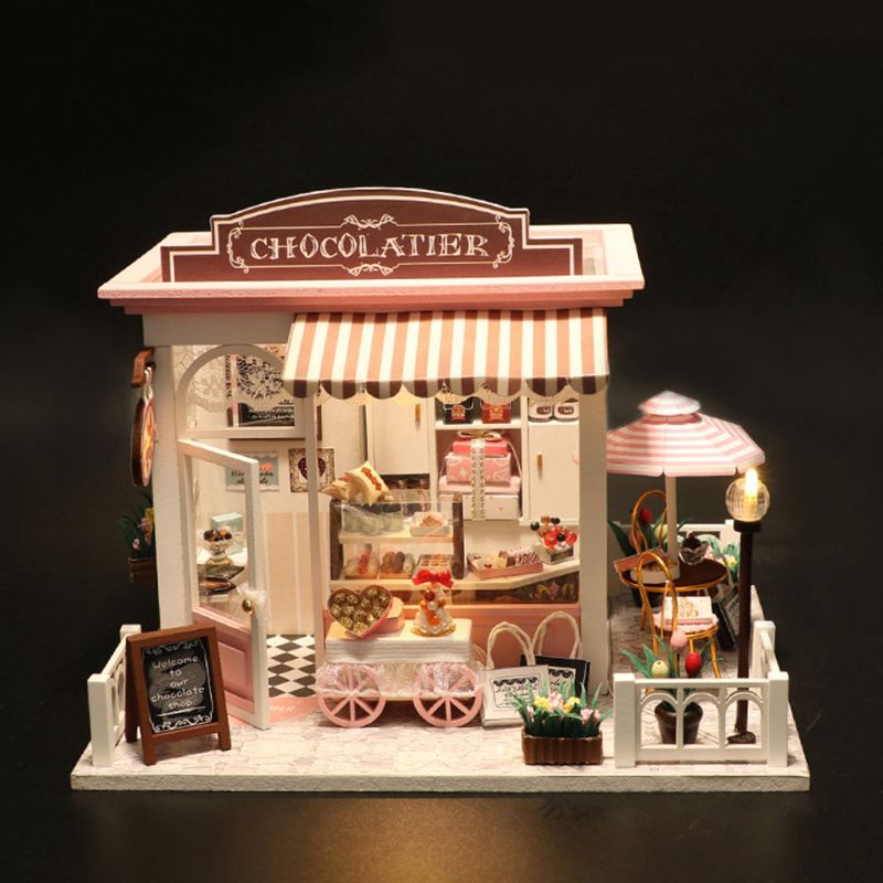 mini dolls house