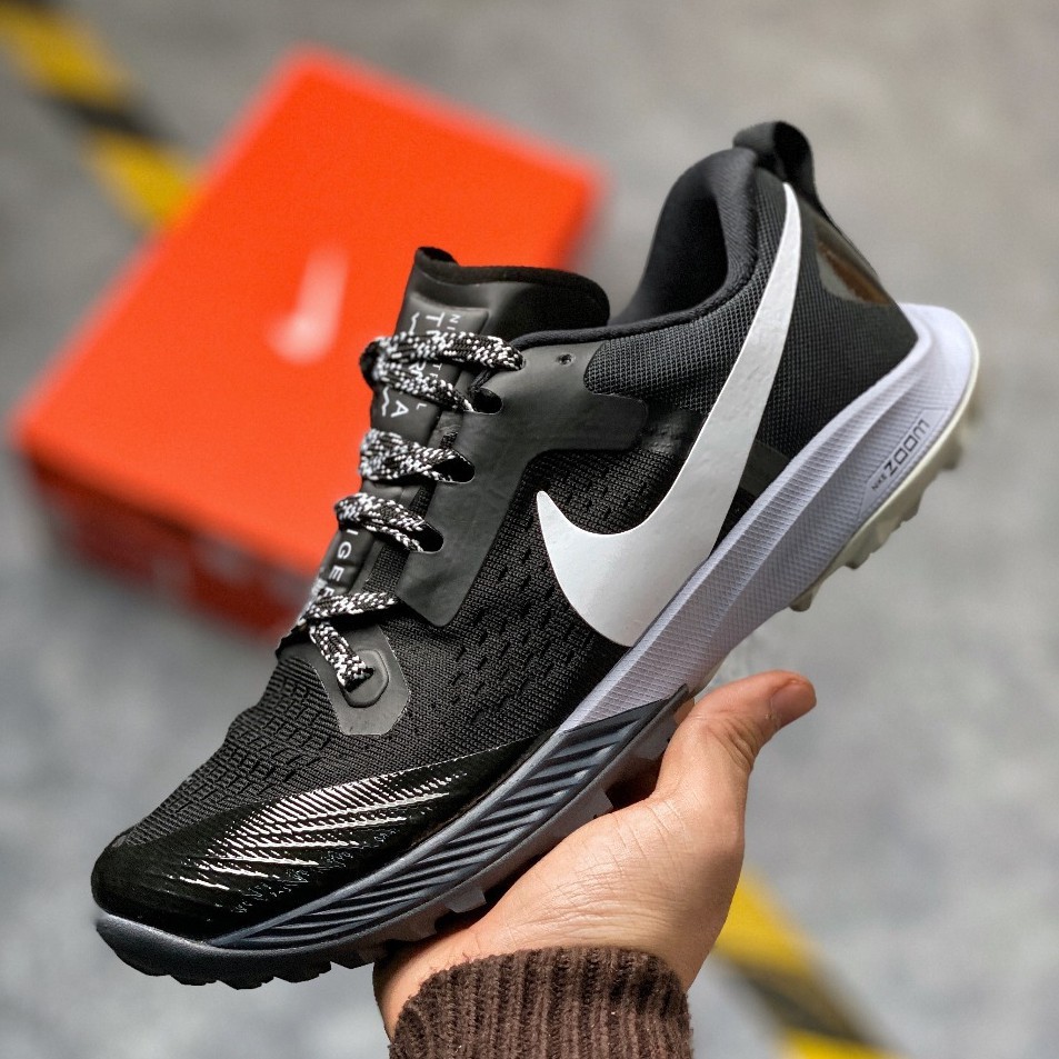 nike air nike hiking shoes womens