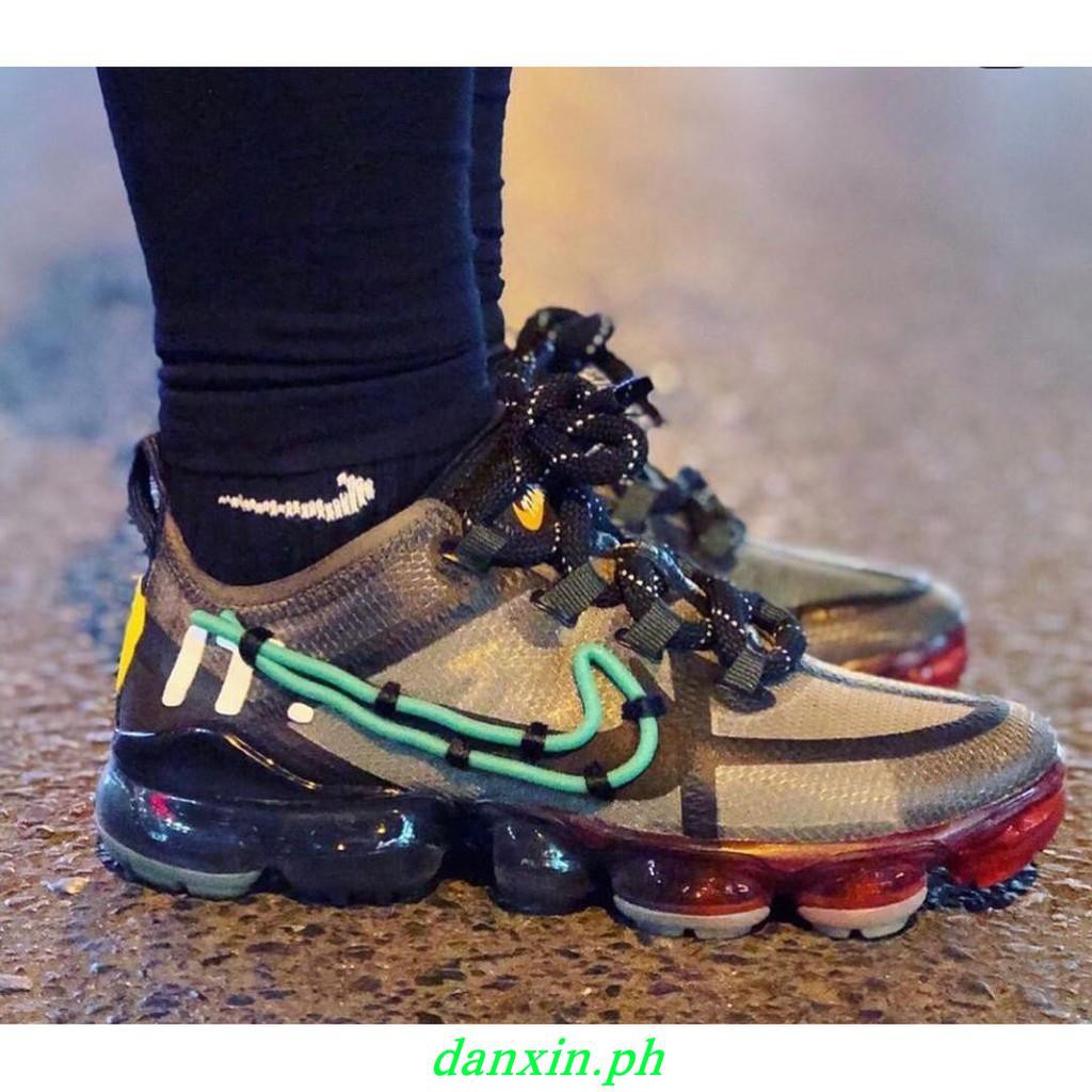 nike vapormax smiley face
