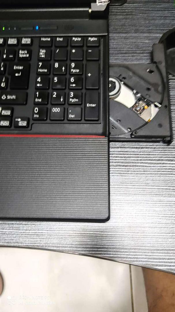 Laptop Fujitsu Lifebook A574/H Intel Core i3 4000M 2.40Ghz 4gb 