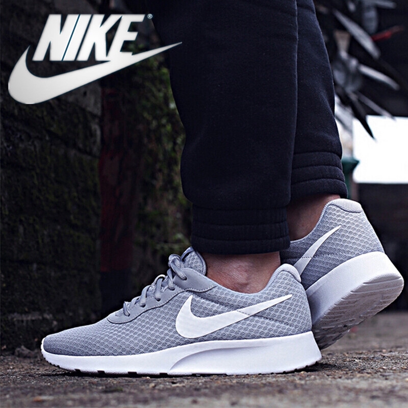 nike roshe run sneaker