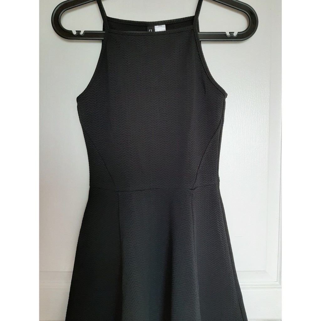 h&m black dress
