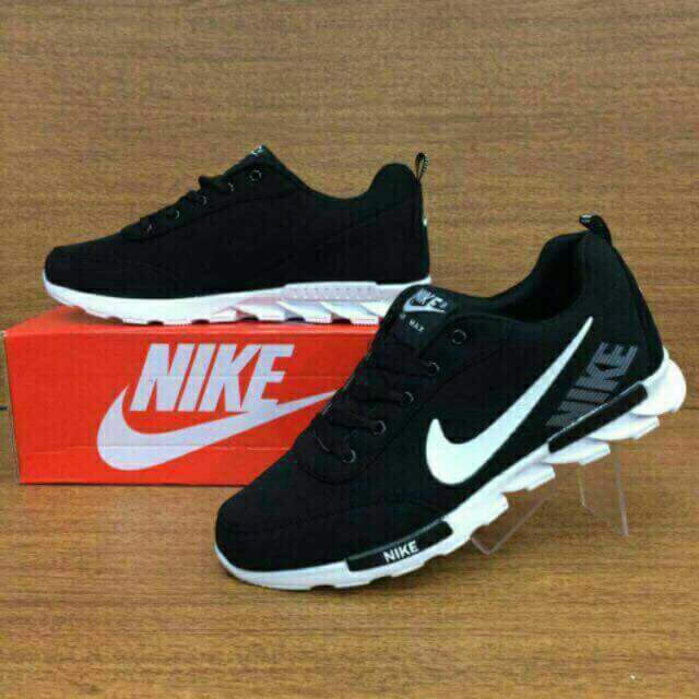 nike spike shoes running