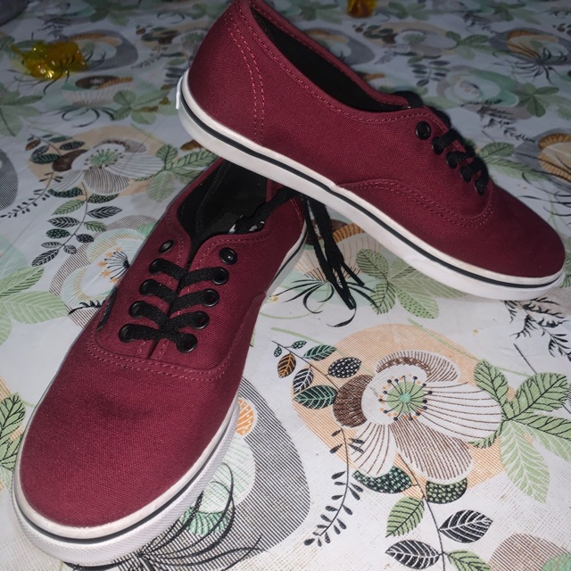 vans authentic maroon
