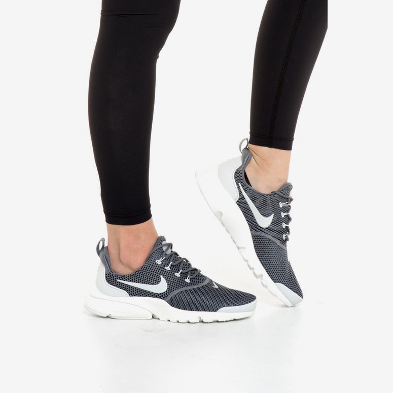 NIKE Presto Fly Womens Running Shoes 