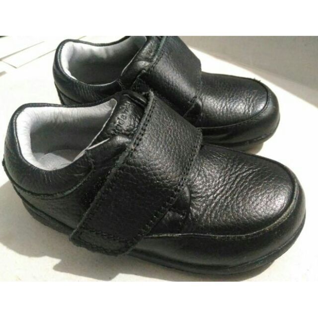 stride rite school shoes