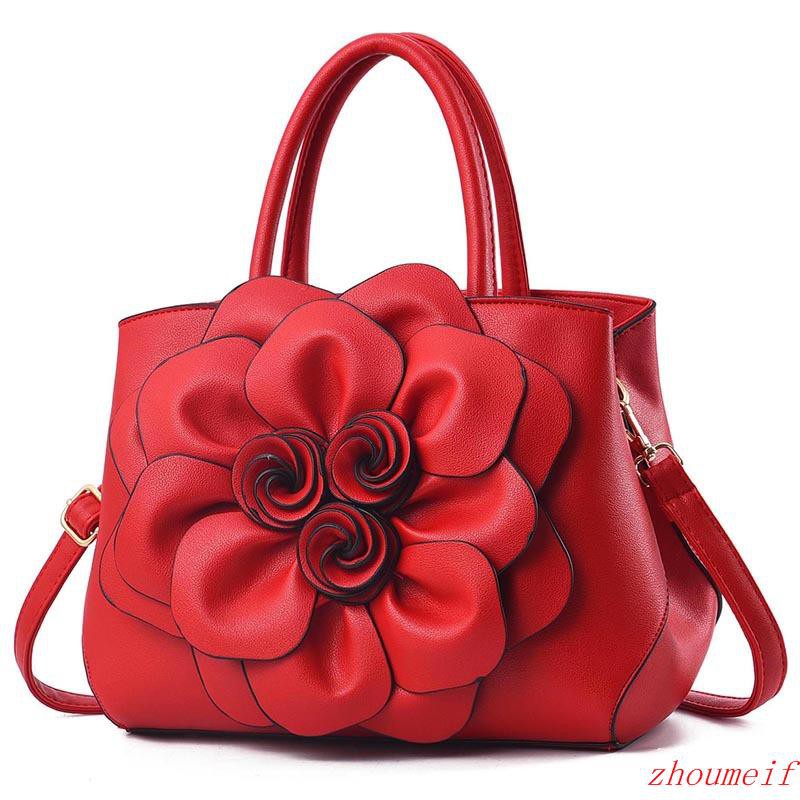 ladies handbags store