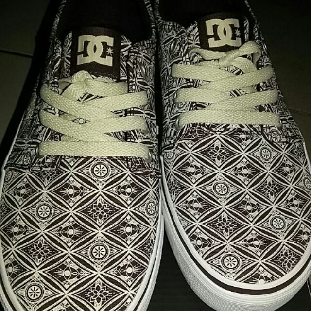 ladies dc shoes
