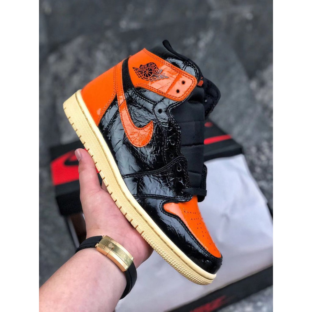 nike air jordan 1 leather