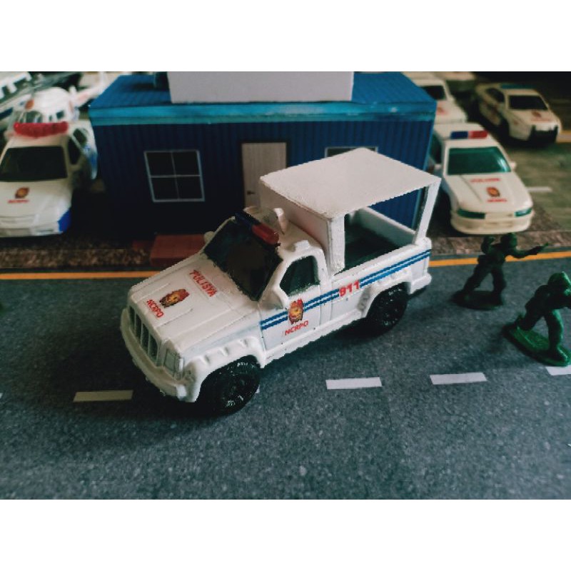 police pickup truck toy