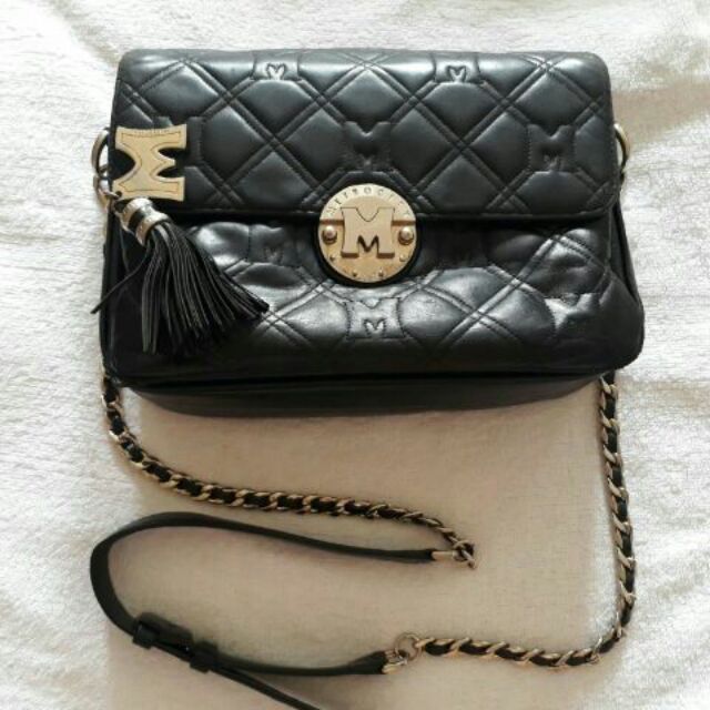 metro city sling bag price