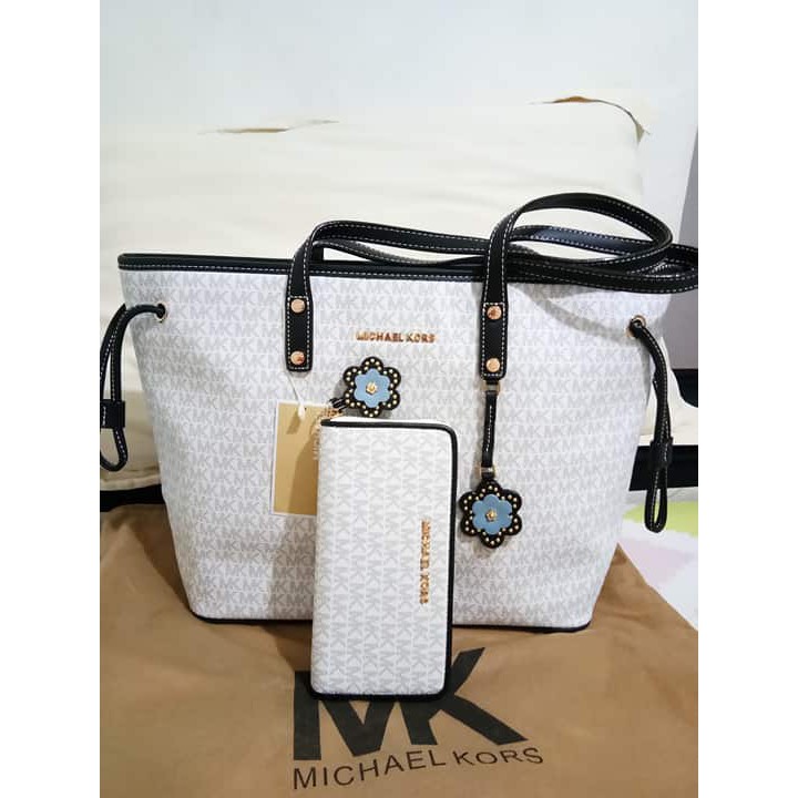 michael kors purse and wallet gift set