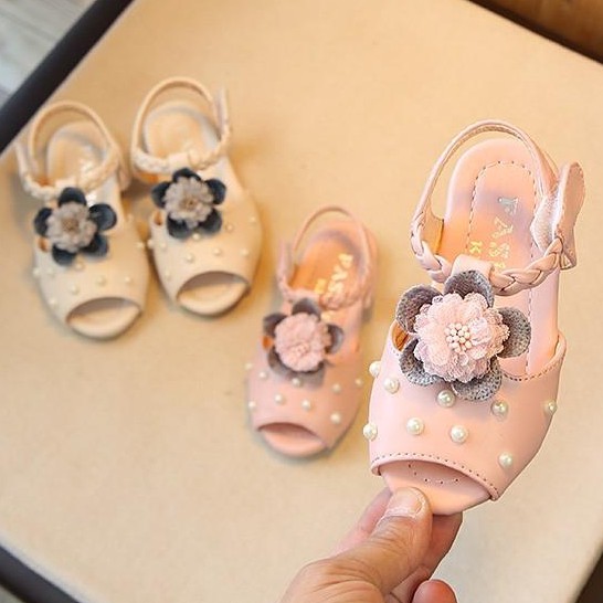 baby sandals 3.5