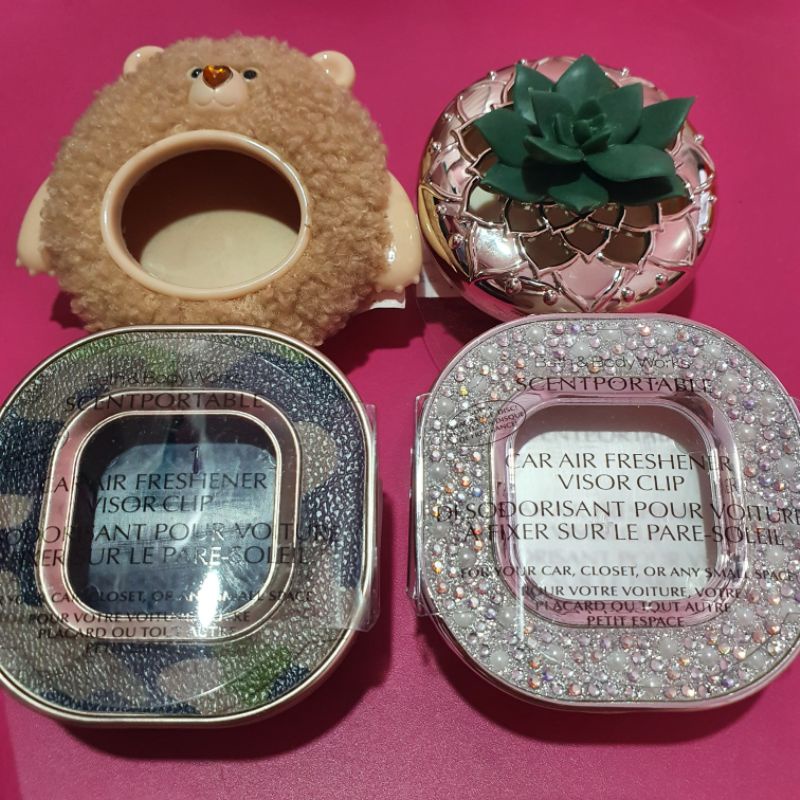 Bath & Body Works Car Freshener VENT Clip (with 1 free fragrance refill